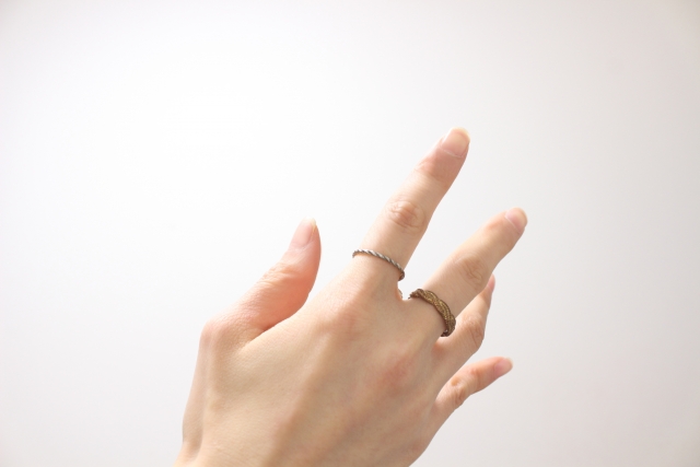 自分にピッタリな指輪のサイズってどうやって決めるの？